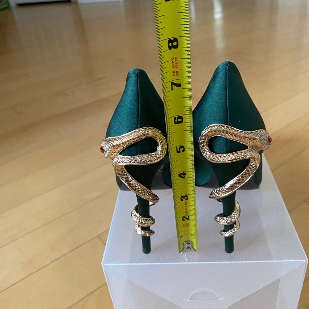 New Azalea Wang Green Heels with Gold Snake Detail - Picture 5 of 12